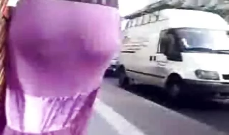 Sarışın Georgie Fucks tube8 seks Dean sürüş eğitmeni