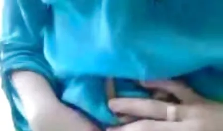 Stud arap hint pornosu Bay Pete sarışın Valerie Beyaz matkaplar