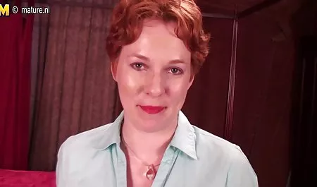 Busty olgun bir favori oyuncak zevk mature tube seks