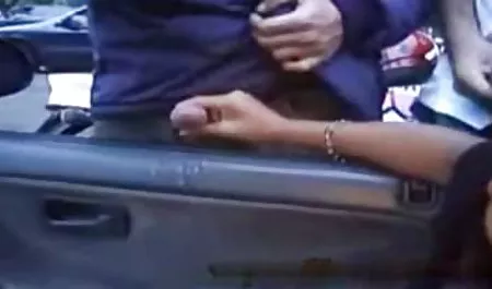 Doms emme ve alt parmaklıyor onları ünlü sex tube yakalamak