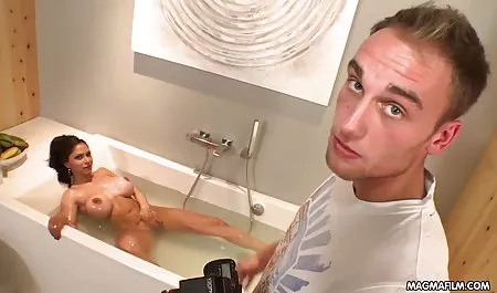 Victoria Beyaz kirlenir aşağı ve tube seks video