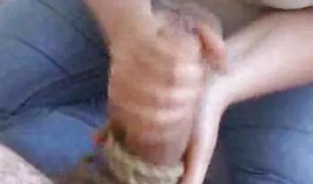 Kira Parvati çift retube sek sikişmek istiyor