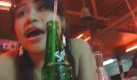 Oyuncular Emily grey ve zoo tube seks Dylan kar vermek isteyen çıtırlar